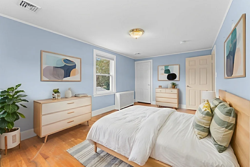 4 bed, 2 bath apartment for rent at 20 Brae Rd, Wollaston — photo 17 of 30