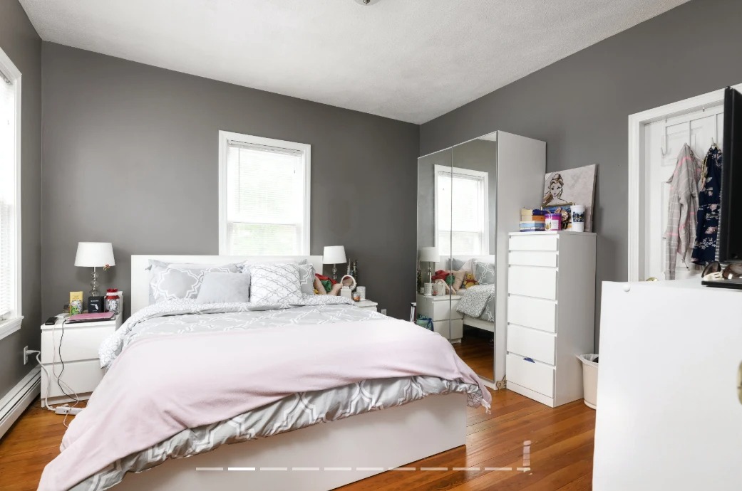 3 bed, 1 bath apartment for rent at 20 Bristol St Unit 2, Wellington-Harrington — photo 4 of 9