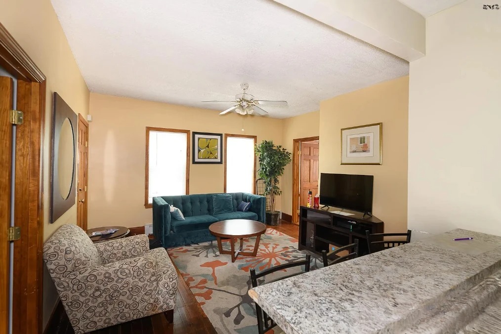 3 bed, 1 bath apartment for rent at 20 Bristol St Unit 2, Wellington-Harrington — photo 2 of 9