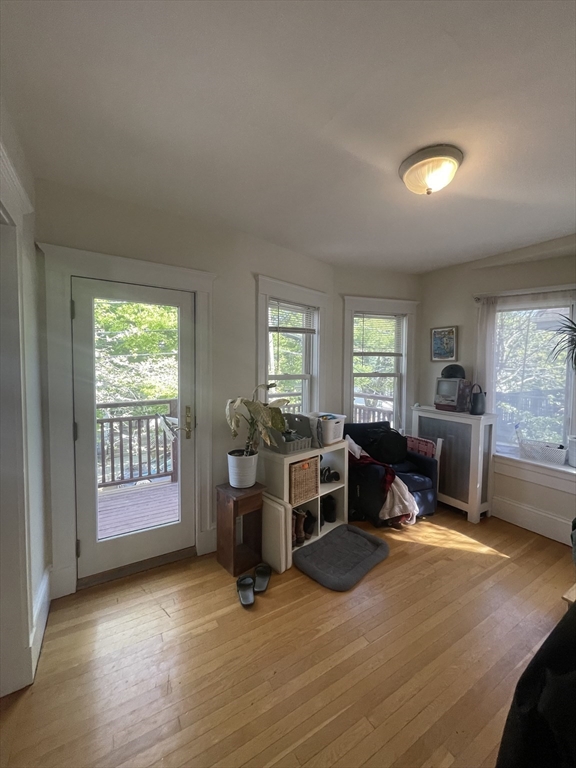 4 bed, 2 bath apartment for rent at 20 Burnham St Unit 20, Somerville — photo 5 of 26