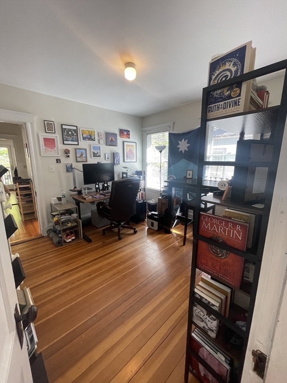 4 bed, 2 bath apartment for rent at 20 Burnham St Unit 20, Somerville — photo 16 of 26