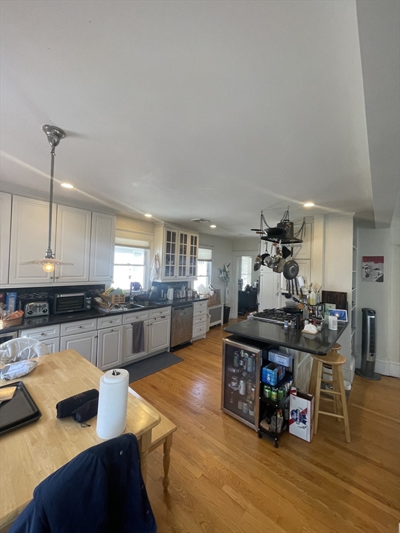 4 bed, 2 bath apartment for rent at 20 Burnham St Unit 20, Somerville — photo 10 of 26