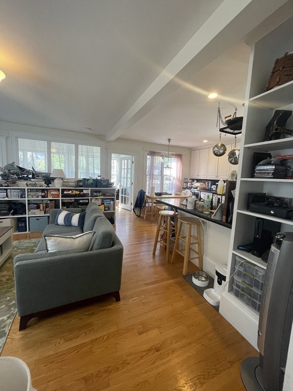 4 bed, 2 bath apartment for rent at 20 Burnham St Unit 20, Somerville — photo 11 of 26