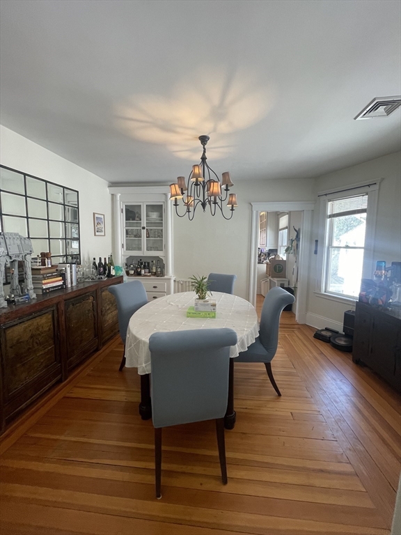 4 bed, 2 bath apartment for rent at 20 Burnham St Unit 20, Somerville — photo 7 of 26