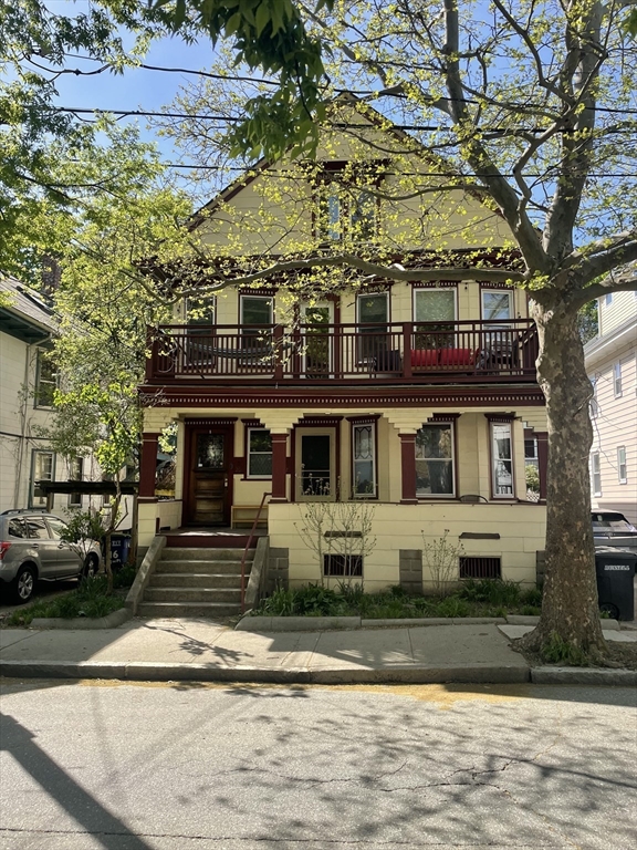 4 bed, 2 bath apartment for rent at 20 Burnham St Unit 20, Somerville — photo 1 of 26