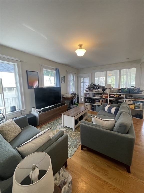 4 bed, 2 bath apartment for rent at 20 Burnham St Unit 20, Somerville — photo 12 of 26