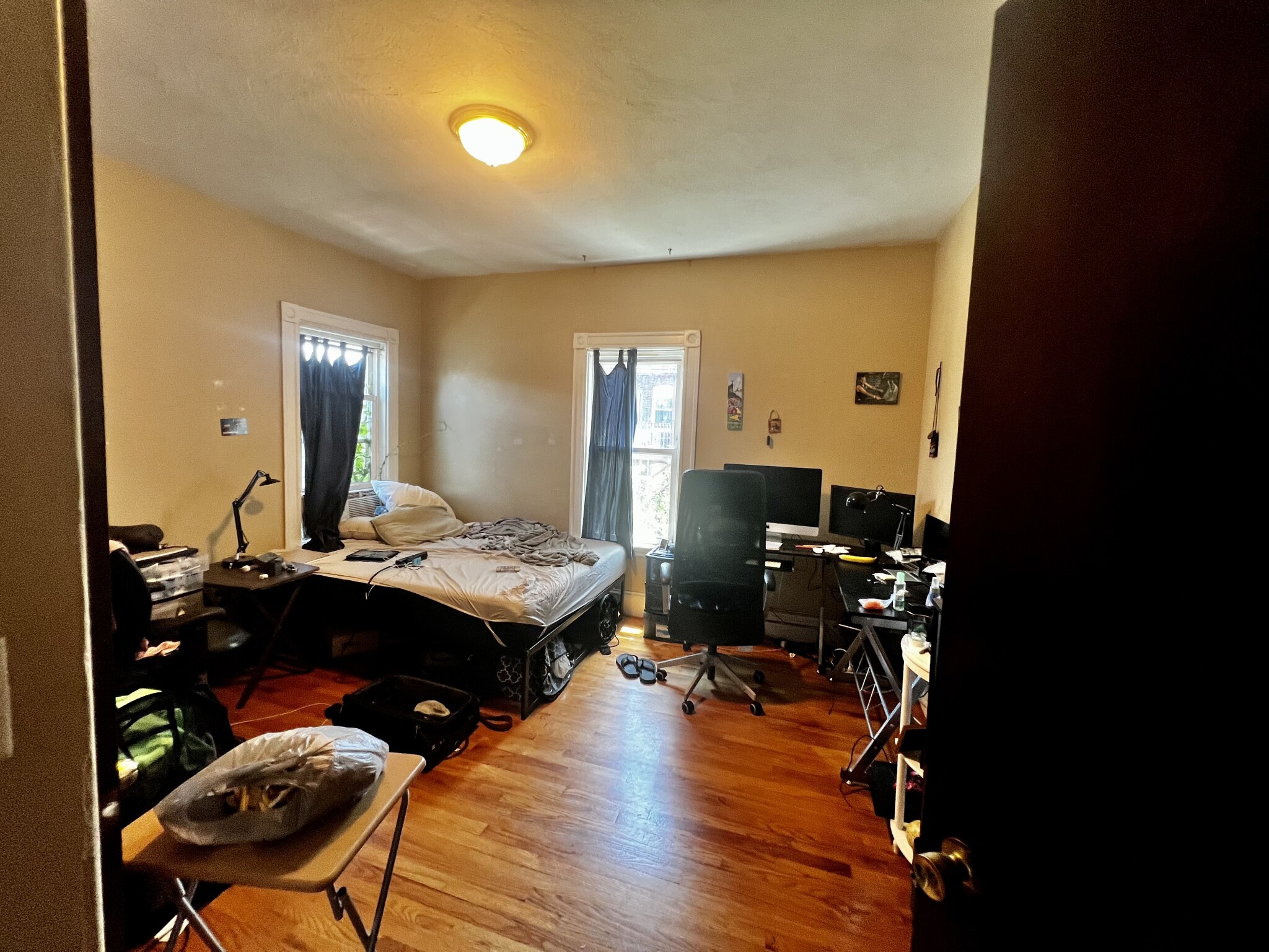 4 bed, 1 bath apartment for rent at 20 Bynner St Unit 3, Jamaica Plain — photo 4 of 8