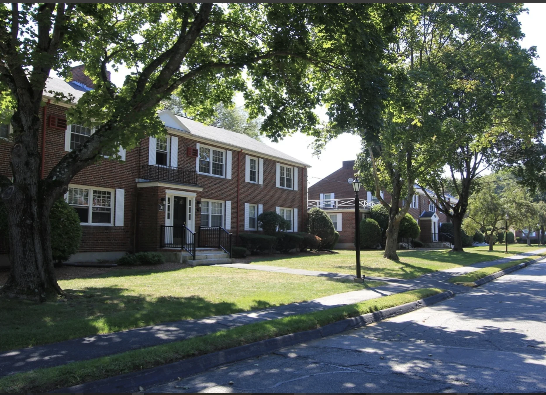 3 bed, 2 bath apartment for rent at 20 Captain Parker Arms Unit 22, Lexington — photo 2 of 8