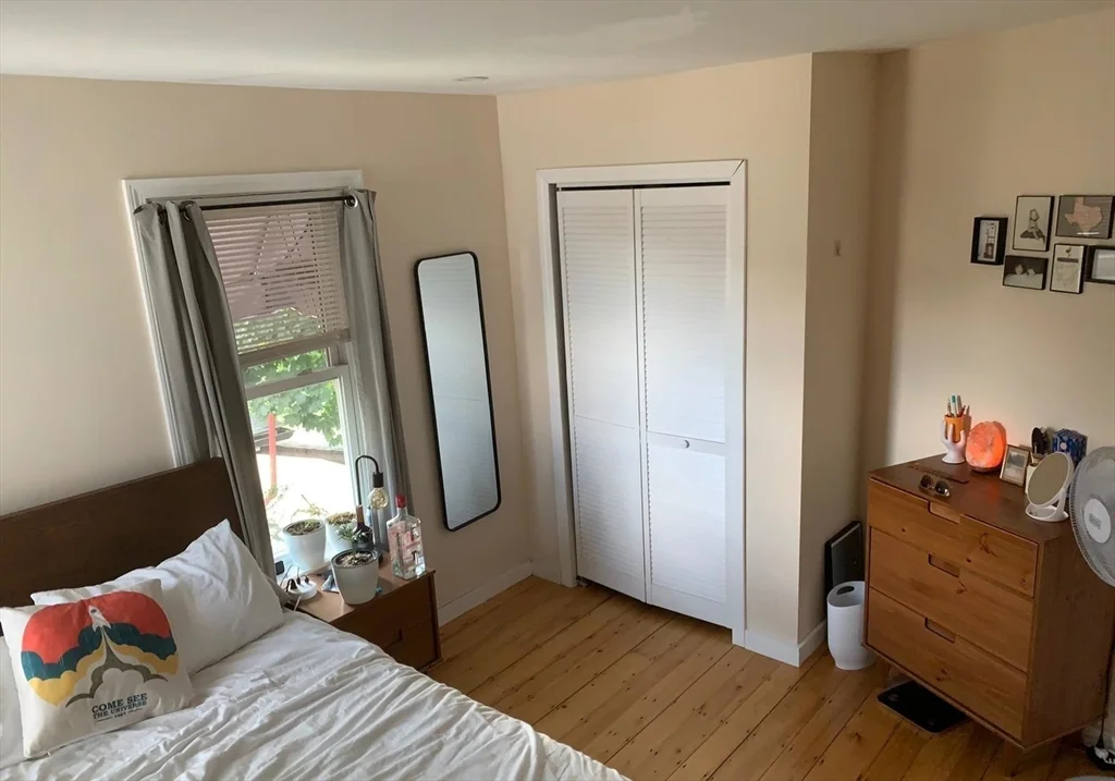 4 bed, 1 bath apartment for rent at 20 Carson St Unit 2, Boston — photo 5 of 11