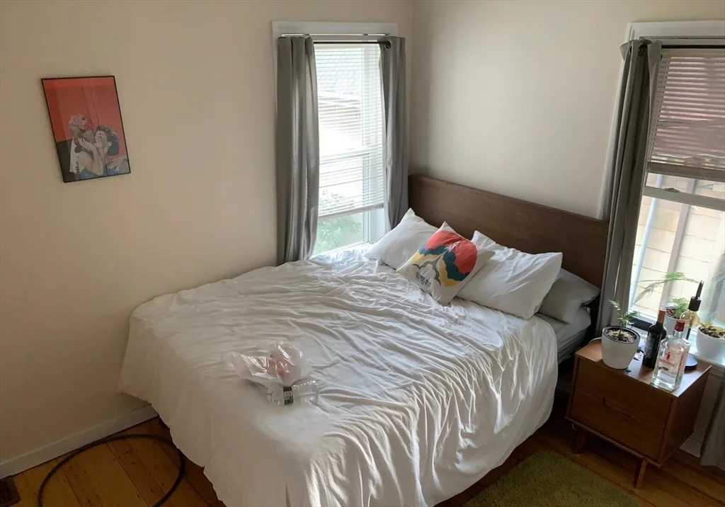 4 bed, 1 bath apartment for rent at 20 Carson St Unit 2, Boston — photo 9 of 11