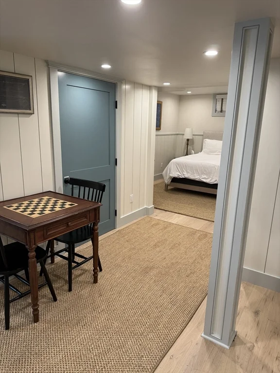 5 bed, 3 bath apartment for rent at 20 Cato Ln, Nantucket — photo 25 of 27