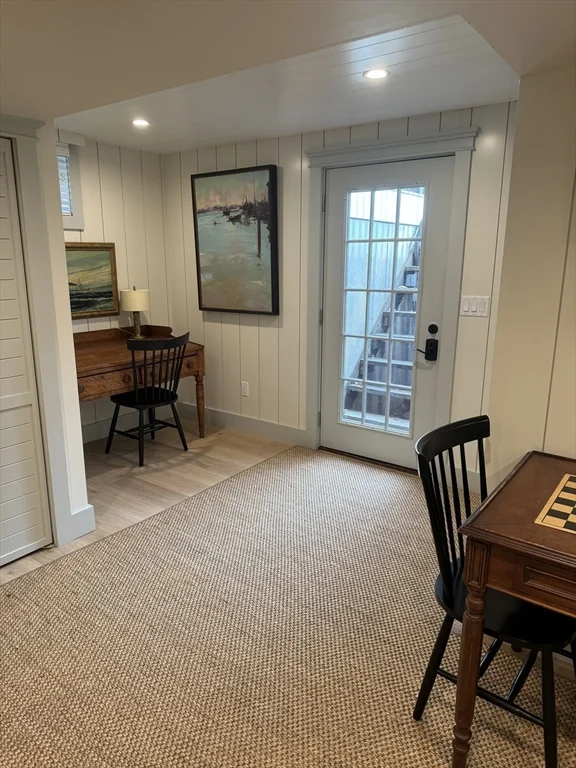 5 bed, 3 bath apartment for rent at 20 Cato Ln, Nantucket — photo 26 of 27
