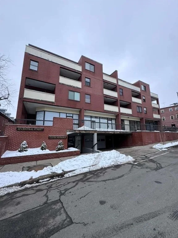 1 bed, 1 bath apartment for rent at 20 Central St Unit 215, Salem