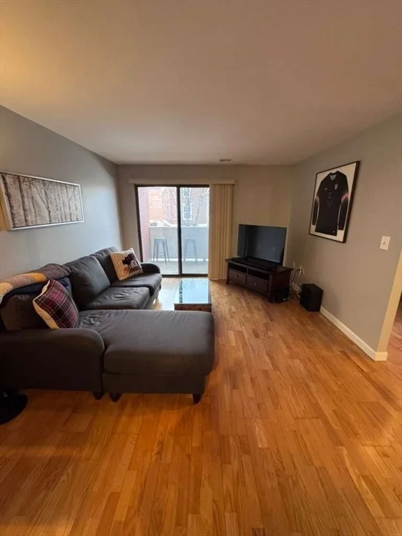 1 bed, 1 bath apartment for rent at 20 Central St Unit 215, Salem — photo 3 of 16