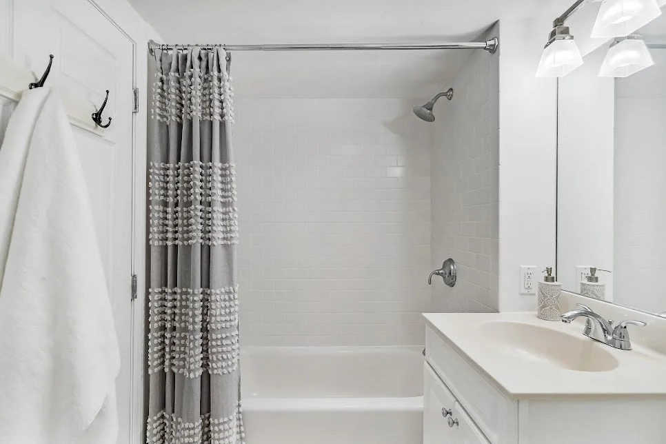 2 bed, 1 bath apartment for rent at 20 Chapel St Unit B, Longwood — photo 16 of 35