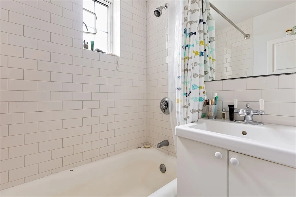 1 bed, 1 bath apartment for rent at 20 Chapel St Unit B1005, Longwood — photo 6 of 18