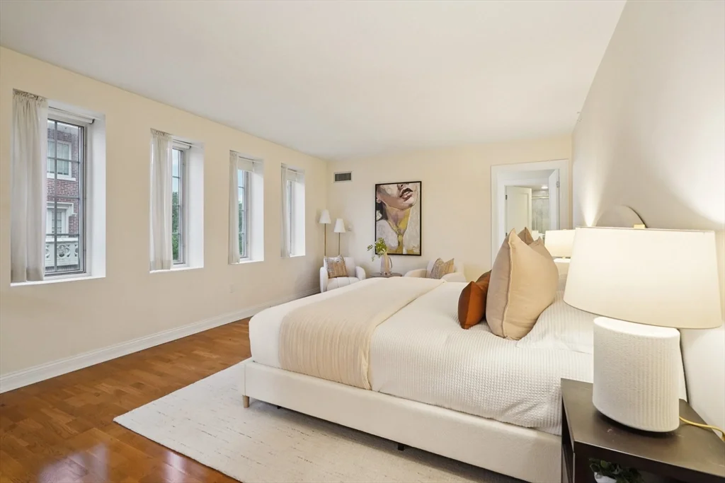4 bed, 4+ bath apartment for rent at 20 Chapel St Unit B811, Longwood — photo 26 of 33