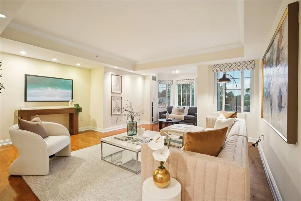 4 bed, 4+ bath apartment for rent at 20 Chapel St Unit B811, Longwood — photo 2 of 33