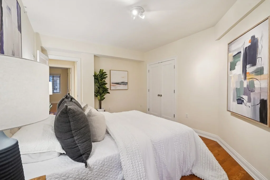 4 bed, 4+ bath apartment for rent at 20 Chapel St Unit B811, Longwood — photo 17 of 33
