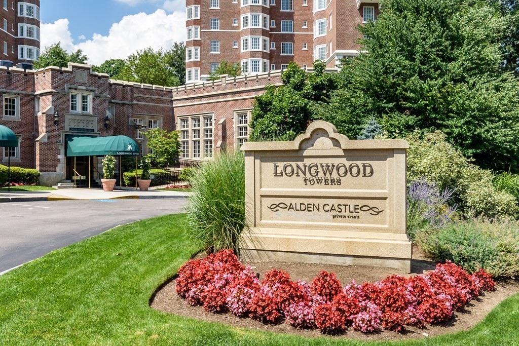 2 bed, 2 bath apartment for rent at 20 Chapel Unit A-602, Longwood — photo 2 of 21