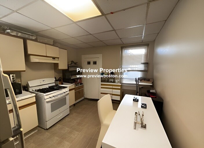 2 bed, 1 bath apartment for rent at 20 Chelsea St Unit 1P, East Boston — photo 2 of 4