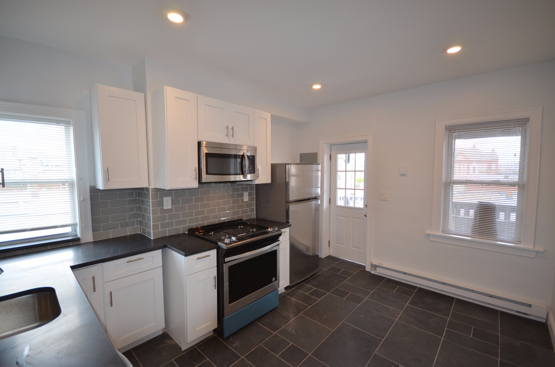 3 bed, 1 bath apartment for rent at 20 Chelsea St Unit 3, East Boston — photo 11 of 19