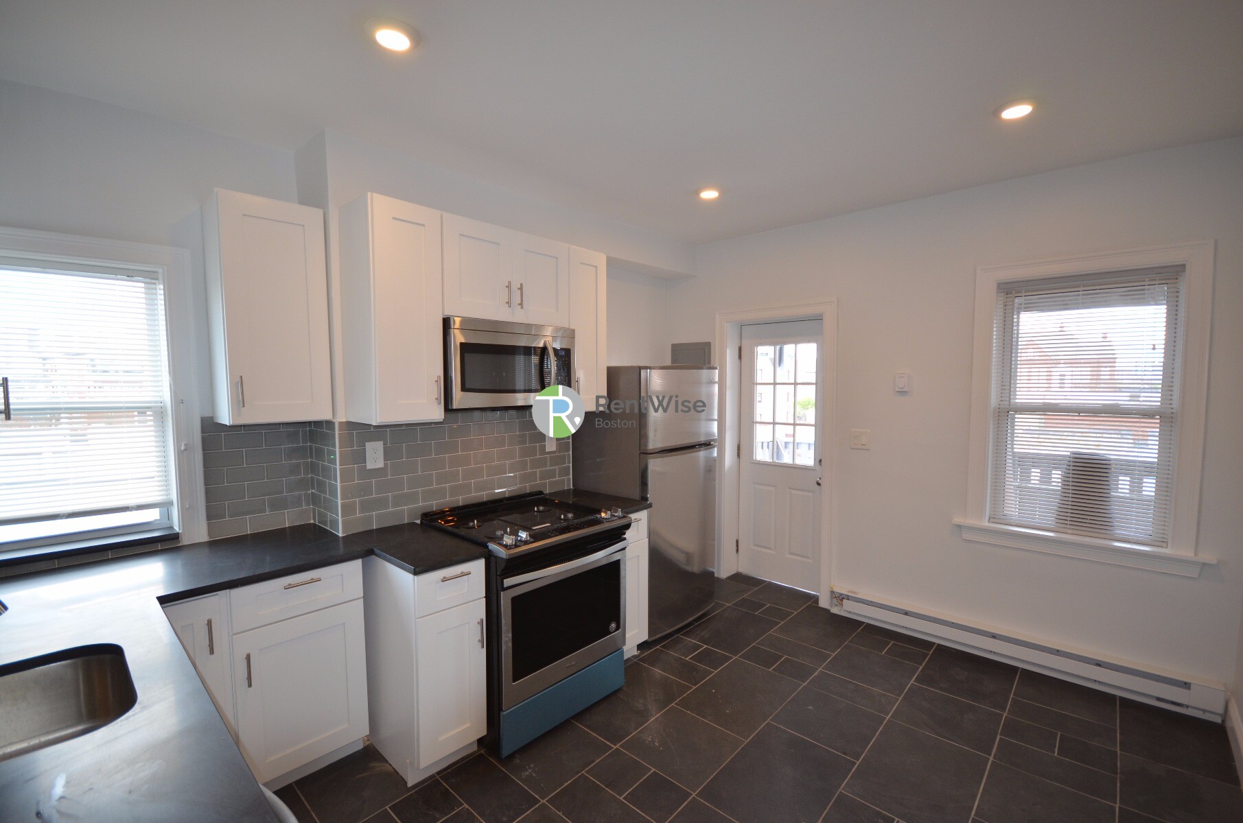 3 bed, 1 bath apartment for rent at 20 Chelsea St Unit 3, East Boston — photo 2 of 19