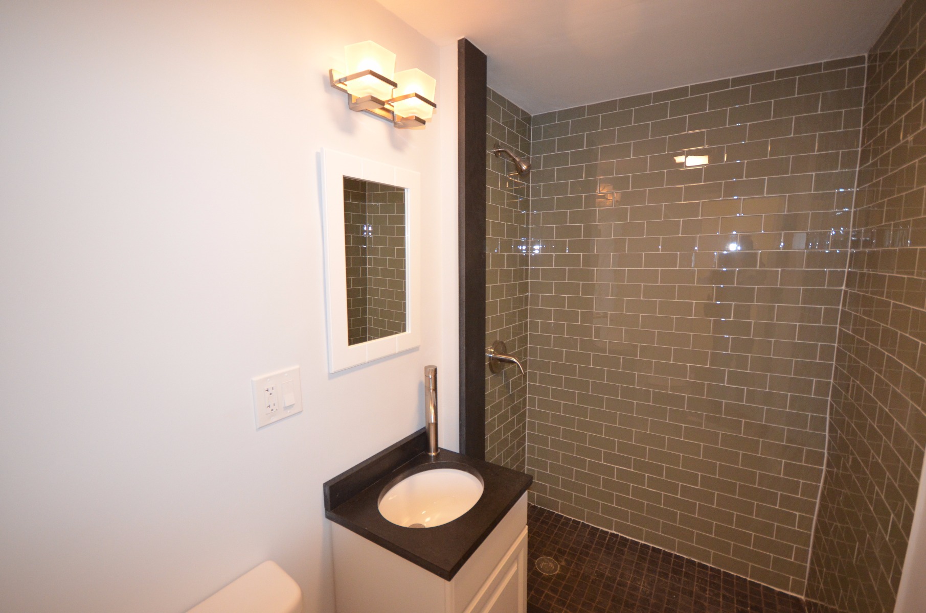 3 bed, 1 bath apartment for rent at 20 Chelsea St Unit 3, East Boston — photo 17 of 19