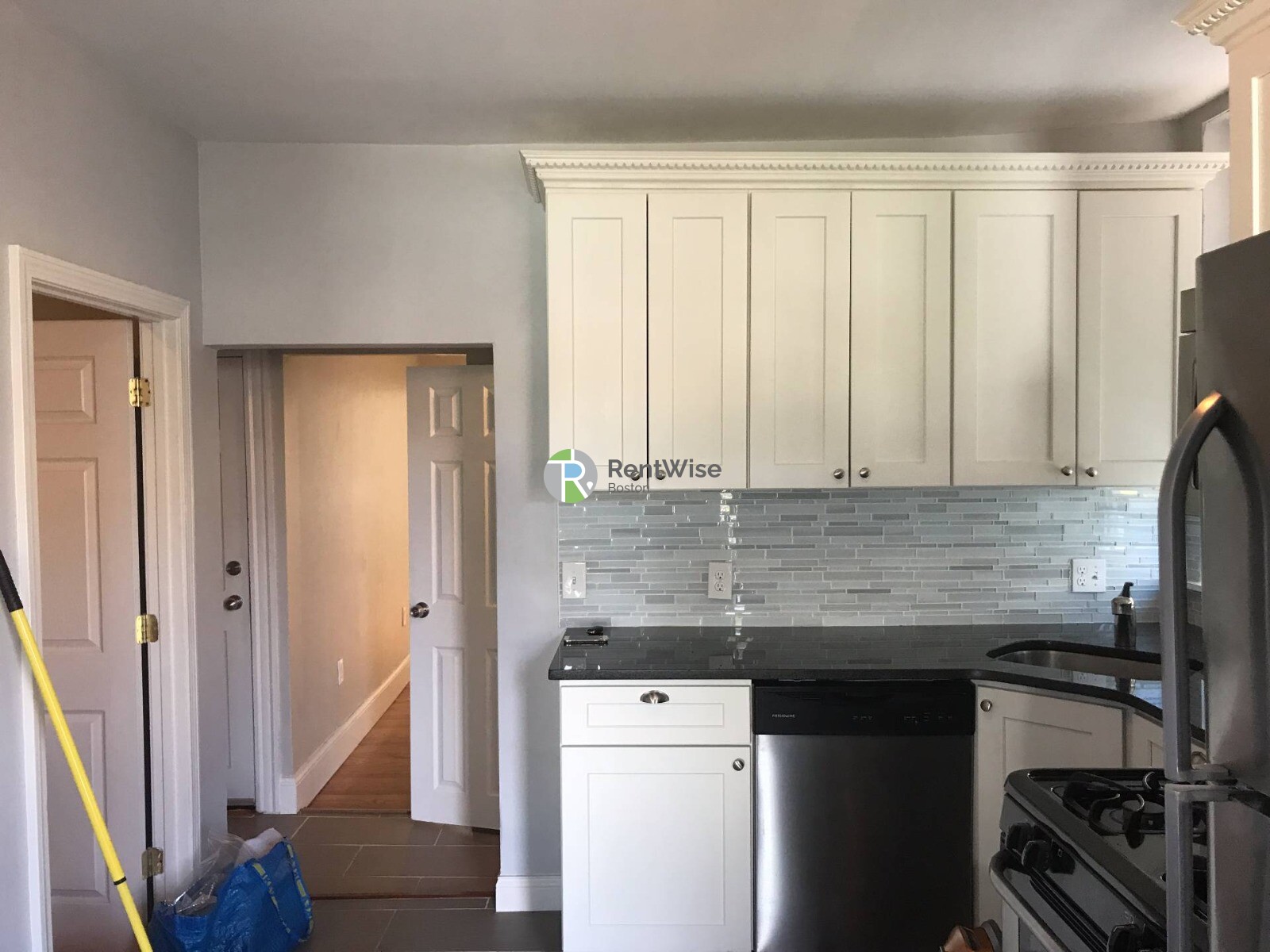 3 bed, 1 bath apartment for rent at 20 Chelsea Ter Unit 2, East Boston — photo 2 of 22