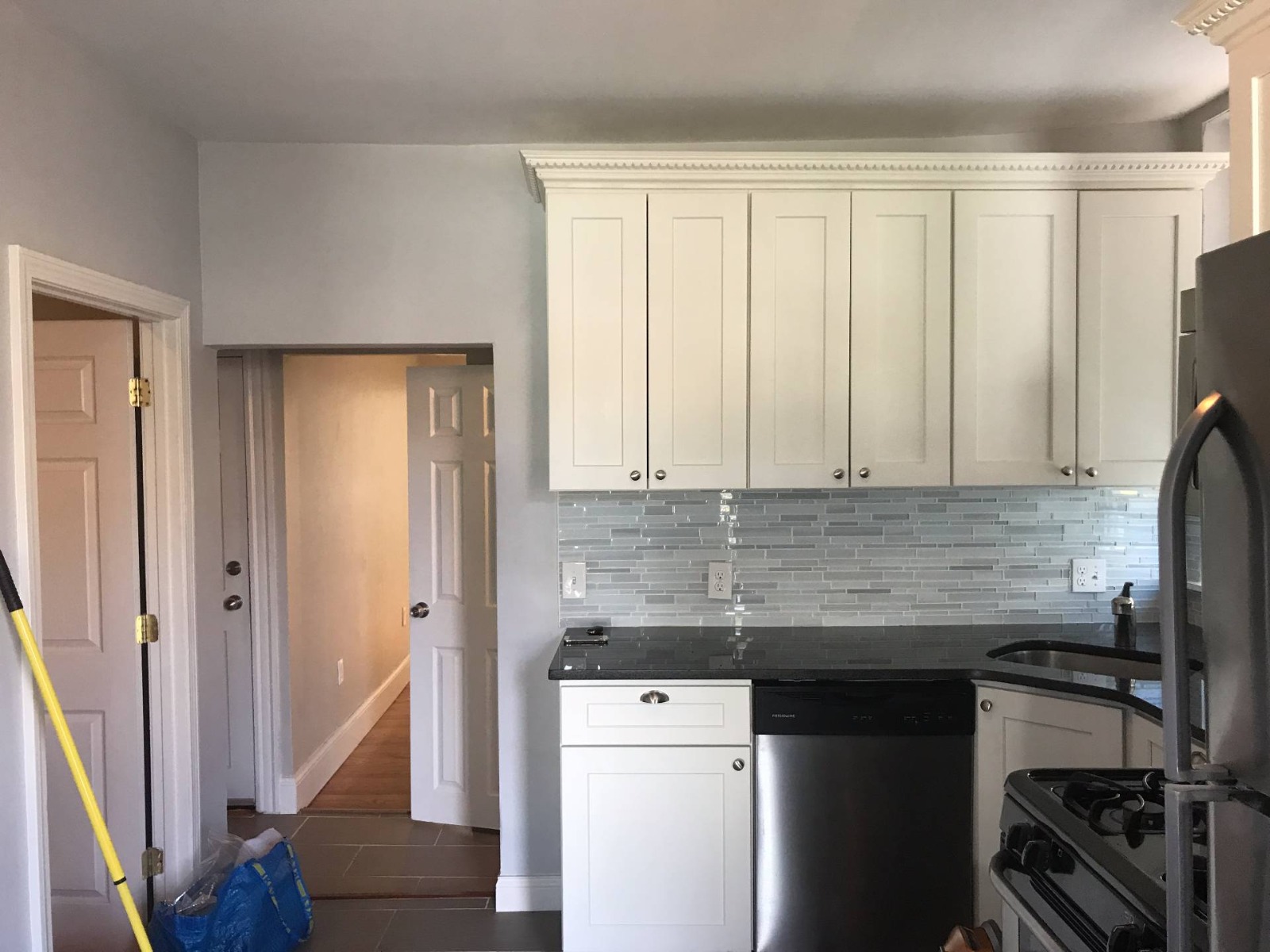 3 bed, 1 bath apartment for rent at 20 Chelsea Ter Unit 2, East Boston — photo 13 of 22