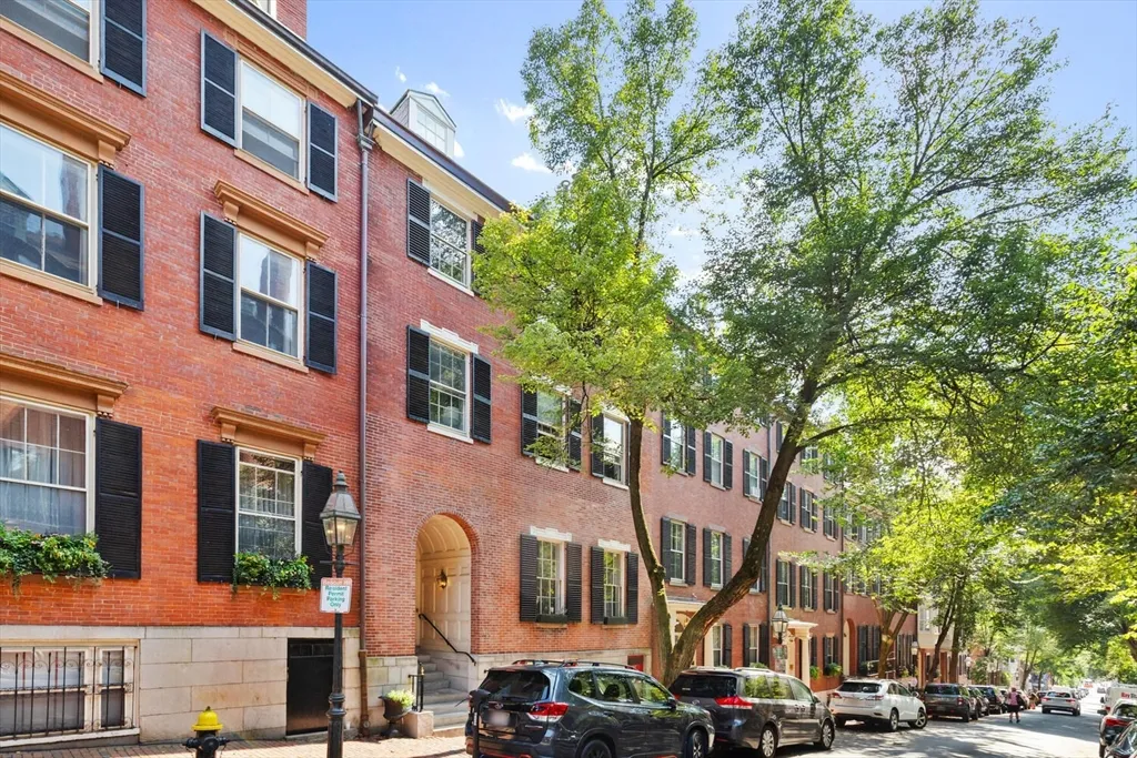 4 bed, 3 bath apartment for rent at 20 Chestnut St Unit 1, Beacon Hill — photo 25 of 25