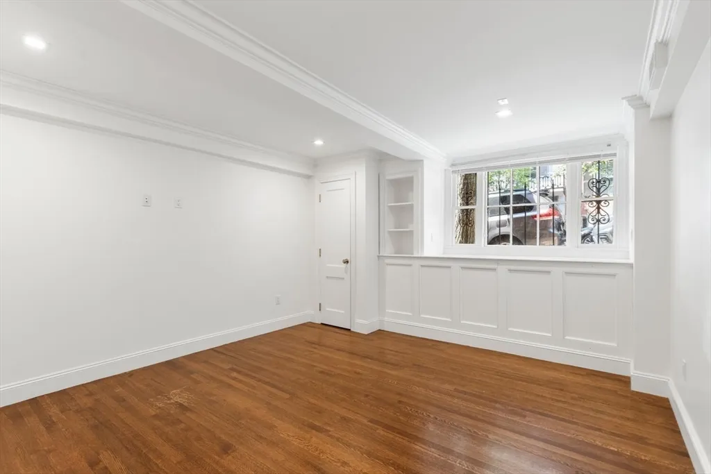 4 bed, 3 bath apartment for rent at 20 Chestnut St Unit 1, Beacon Hill — photo 17 of 25