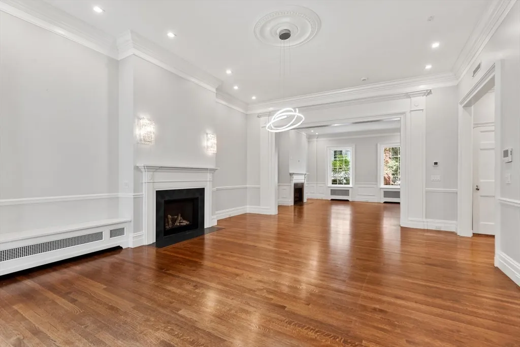4 bed, 3 bath apartment for rent at 20 Chestnut St Unit 1, Beacon Hill — photo 8 of 25