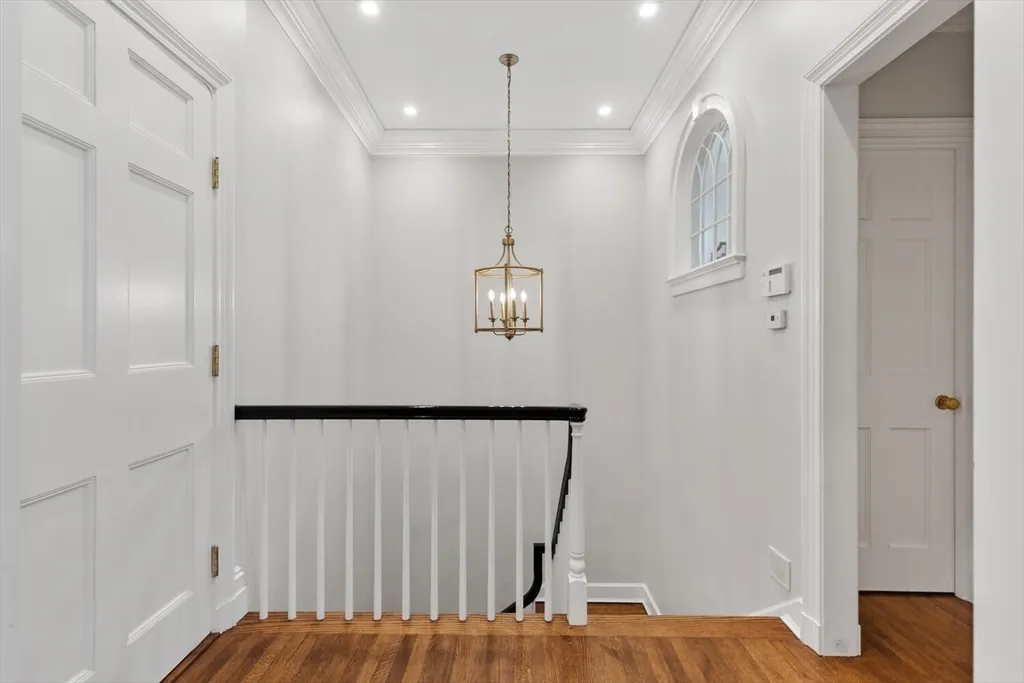 4 bed, 3 bath apartment for rent at 20 Chestnut St Unit 1, Beacon Hill — photo 11 of 25