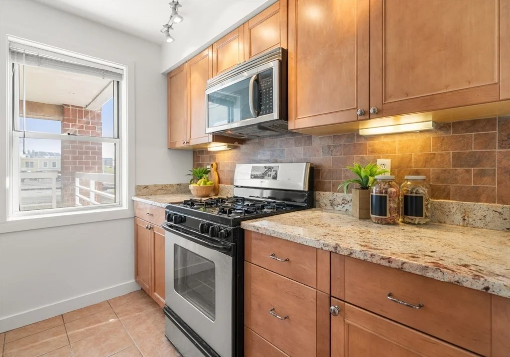 2 bed, 1 bath apartment for rent at 20 Chestnut St Unit 406, Cambridgeport — photo 6 of 13