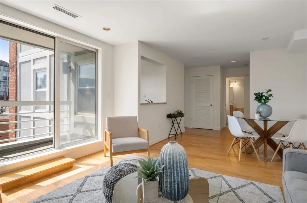 2 bed, 1 bath apartment for rent at 20 Chestnut St Unit 406, Cambridgeport — photo 4 of 13