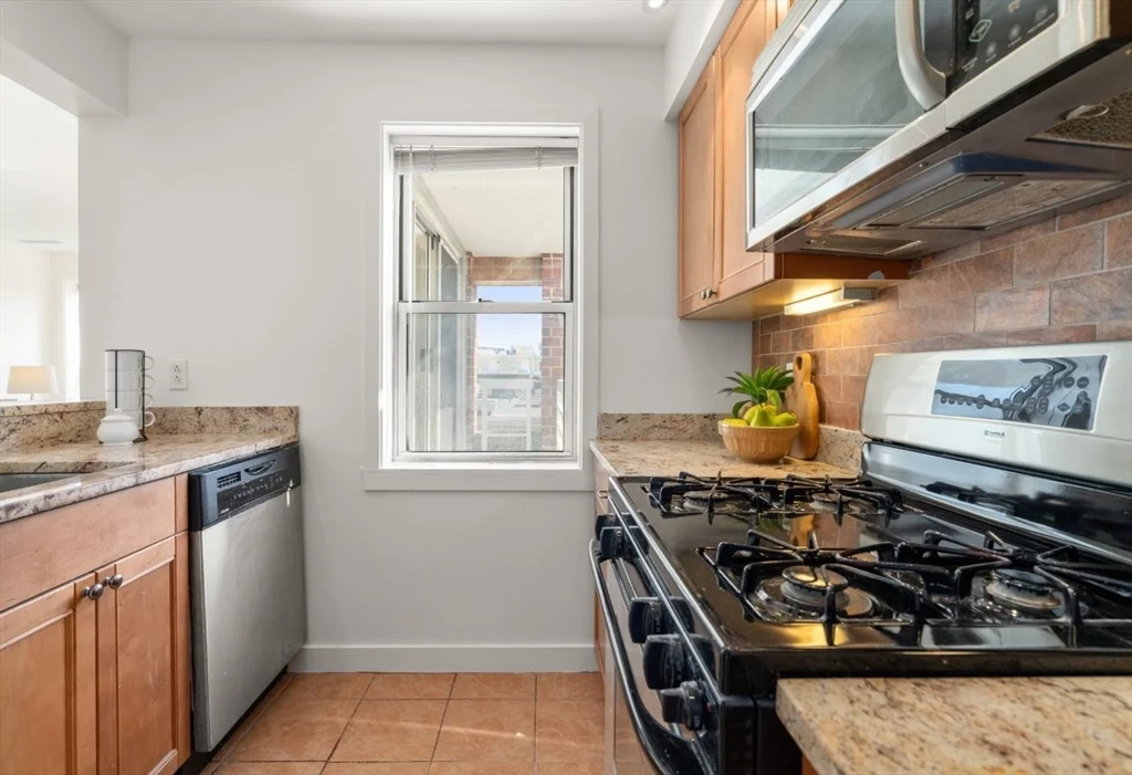 2 bed, 1 bath apartment for rent at 20 Chestnut St Unit 406, Cambridgeport — photo 5 of 13