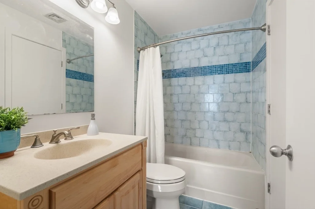 2 bed, 1 bath apartment for rent at 20 Chestnut St Unit 406, Cambridgeport — photo 9 of 13