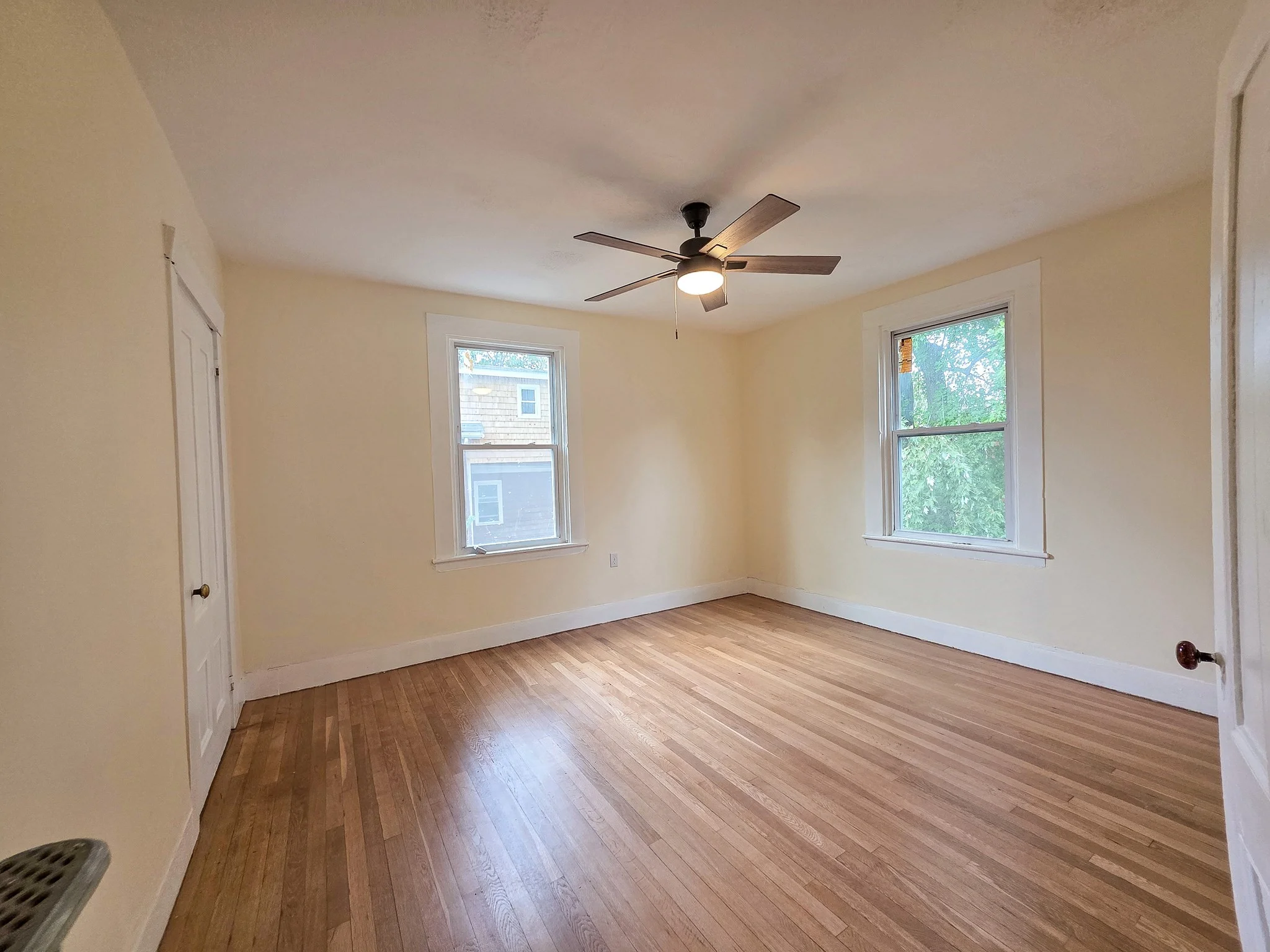 4 bed, 2 bath apartment for rent at 20 Chilcott Pl Unit 2, Jamaica Plain — photo 12 of 15