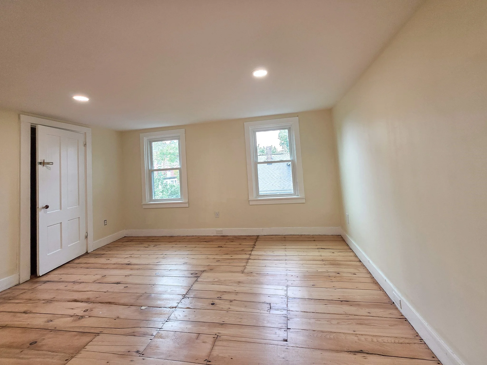 4 bed, 2 bath apartment for rent at 20 Chilcott Pl Unit 2, Jamaica Plain — photo 5 of 15