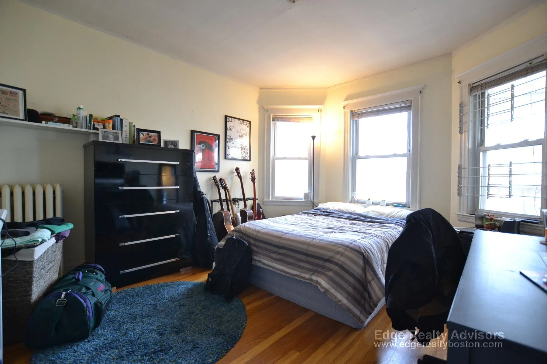 4 bed, 2 bath apartment for rent at 20 Claymoss Rd Unit 1, Brighton — photo 2 of 12