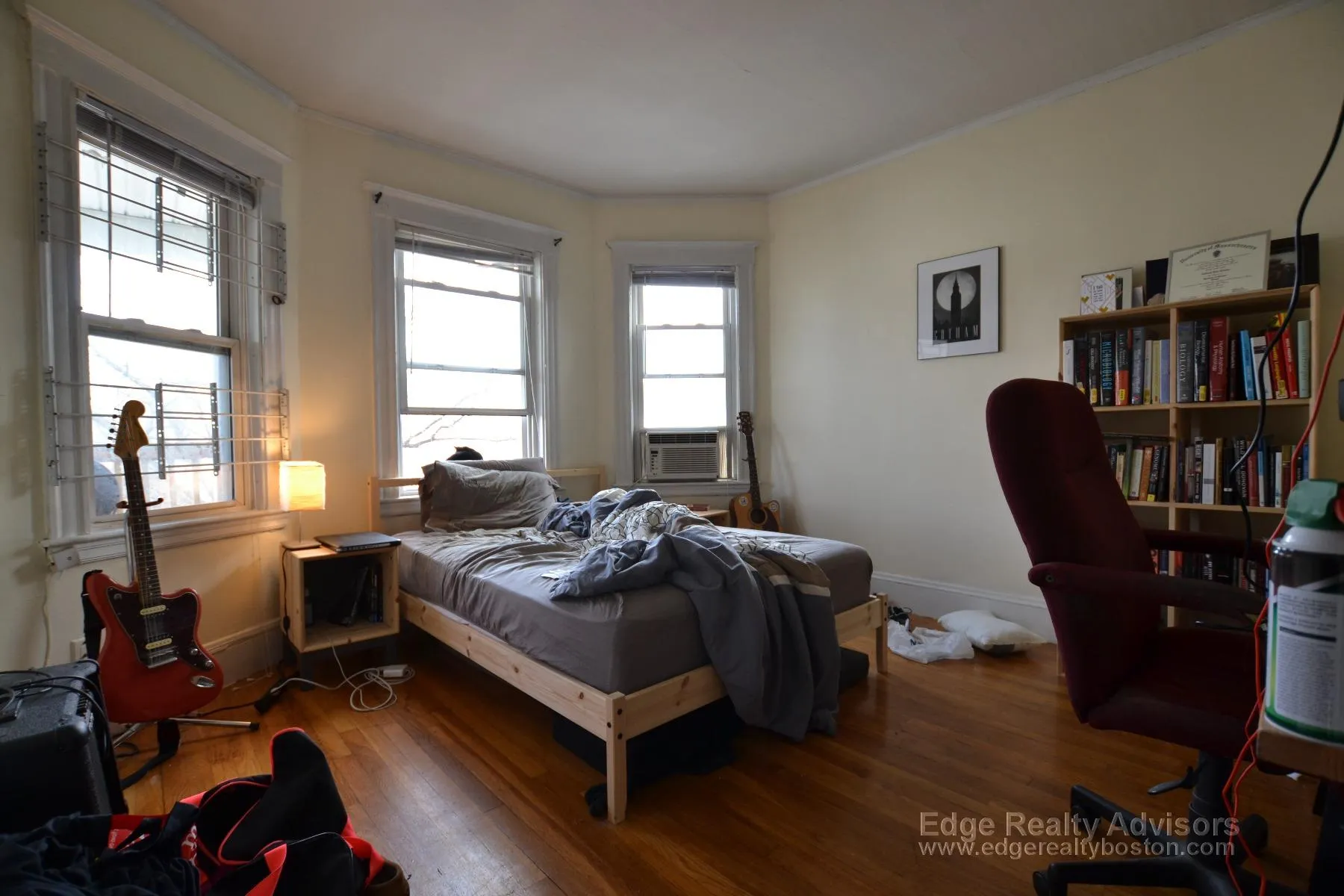 4 bed, 2 bath apartment for rent at 20 Claymoss Rd Unit 1, Brighton — photo 9 of 12
