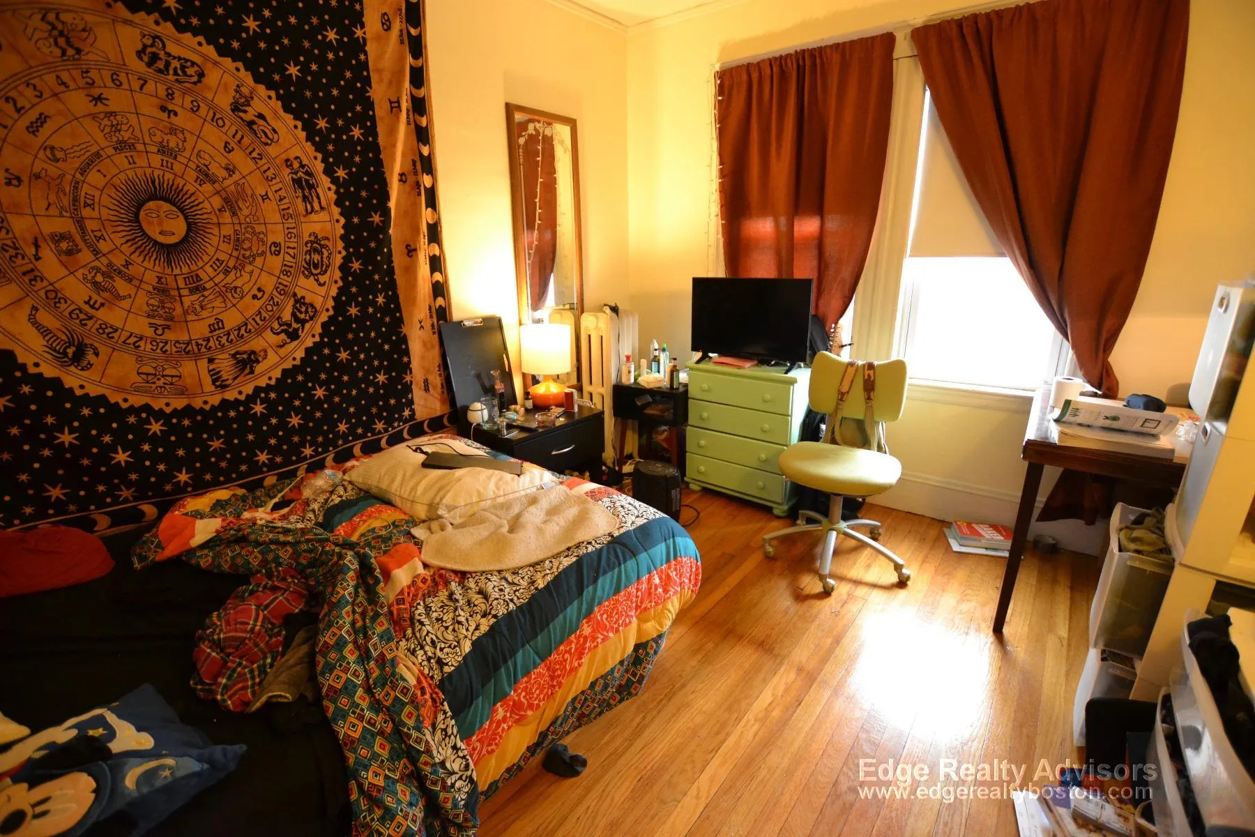 4 bed, 2 bath apartment for rent at 20 Claymoss Rd Unit 1, Brighton — photo 3 of 12
