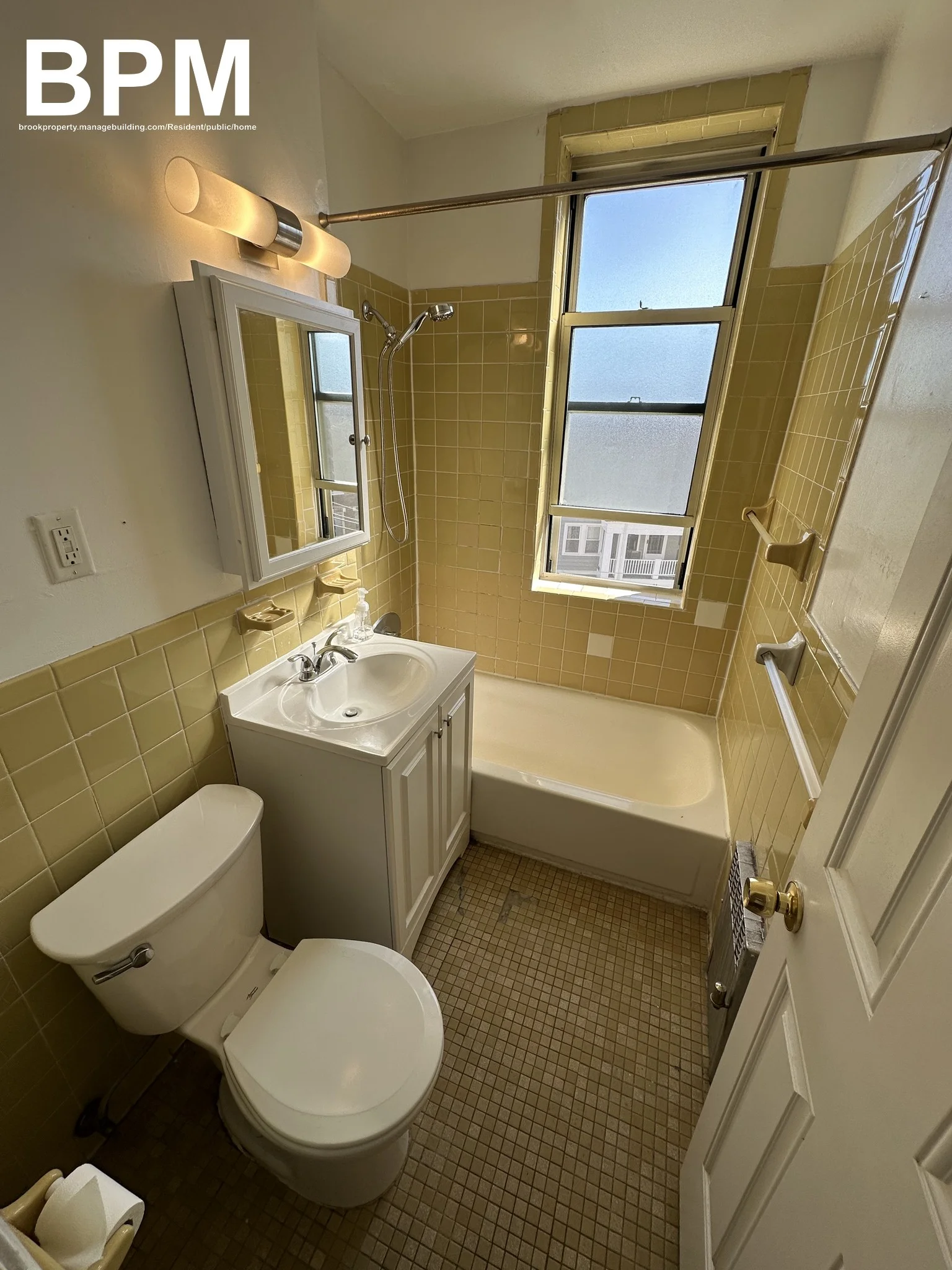 2 bed, 1 bath apartment for rent at 20 Colborne Rd Unit 11, Brighton — photo 14 of 16