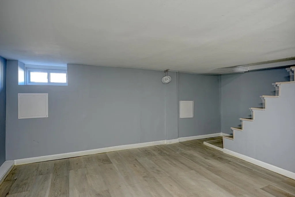 4 bed, 2 bath apartment for rent at 20 Common St Unit 20, Natick — photo 14 of 18