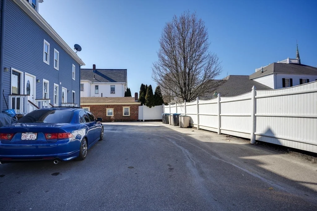 4 bed, 2 bath apartment for rent at 20 Common St Unit 20, Natick — photo 16 of 18