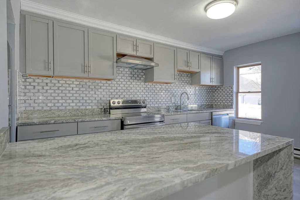 4 bed, 2 bath apartment for rent at 20 Common St Unit 20, Natick — photo 4 of 18