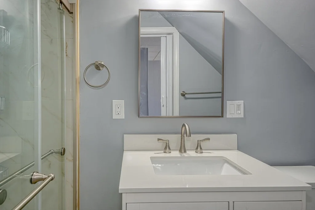 4 bed, 2 bath apartment for rent at 20 Common St Unit 20, Natick — photo 7 of 18