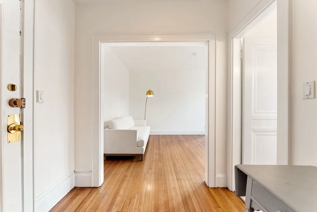 1 bed, 1 bath apartment for rent at 20 Concord Ave Unit 6, Harvard Square — photo 11 of 20