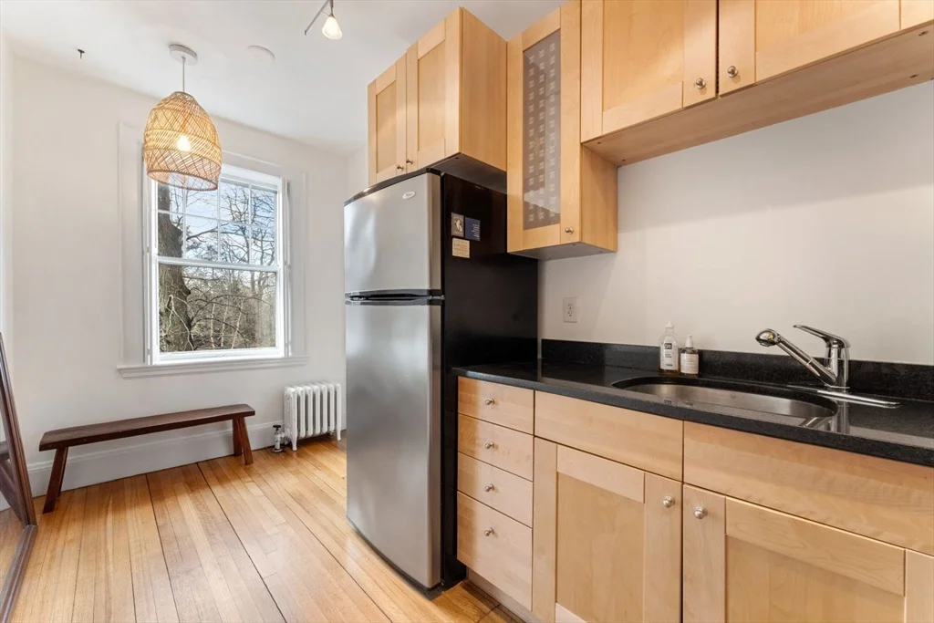 1 bed, 1 bath apartment for rent at 20 Concord Ave Unit 6, Harvard Square — photo 9 of 20